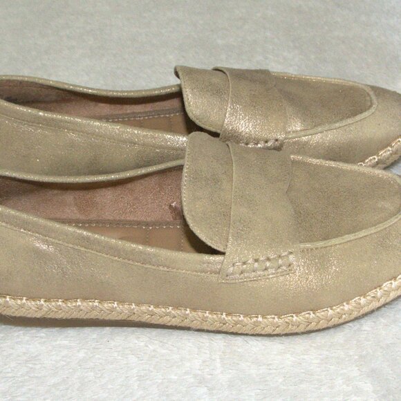 Tommy Bahama Women's Gold Shimmer flat loafer shoes size 8M - Picture 2 of 6